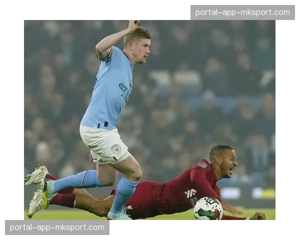 即时数据：半场战罢，利物浦9次射门仅1次射正，努涅斯错失绝佳机会