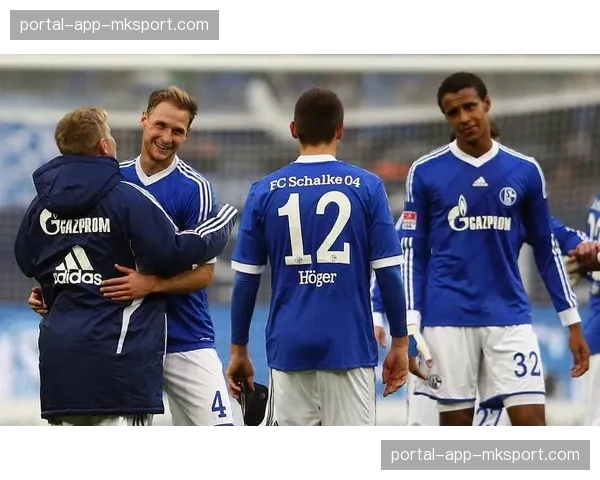 即时：全场比赛结束，沙尔克041-0小胜波鸿赢下鲁尔区保级大战