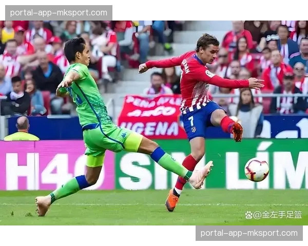 西甲第29轮:马德里竞技客场1-0小胜皇家贝蒂斯,巩固前四位置 西甲第29轮:马德里竞技客场1-0小胜皇家贝蒂斯,巩固前四位置