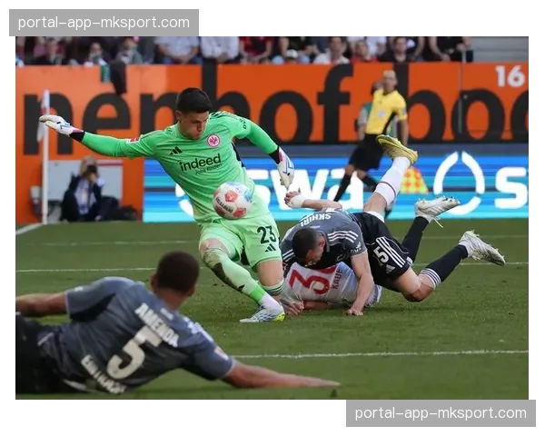 法兰克福客场1-1战平奥格斯堡